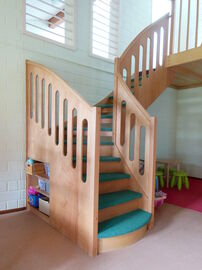 Treppe für eine Kindertagesstätte